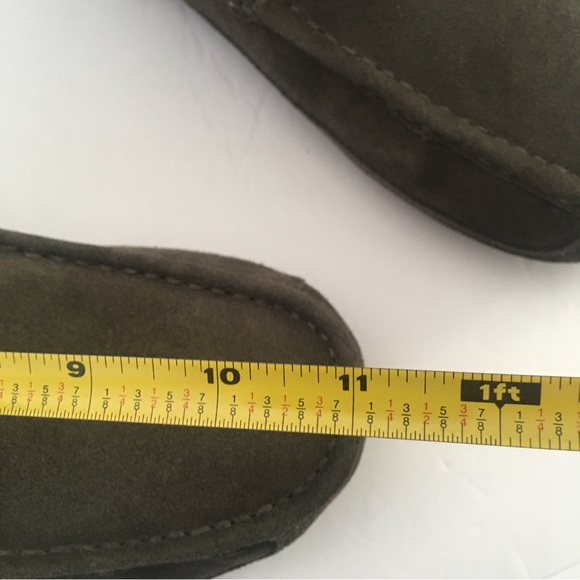 NWOT- UGG SLIPPERS - Picture 7 of 8